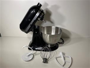 KitchenAid KSM75WH1 - Classic 4 1/2 Qt. Stand Mixer 